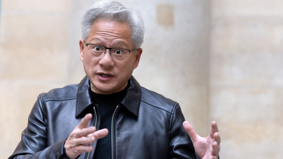英伟达DSX Pod将七个Vera Rubin机架装入可用卡车运输的集装箱