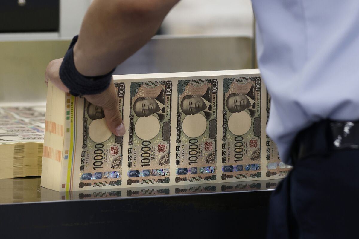 Yen jumps as traders brace for more intervention