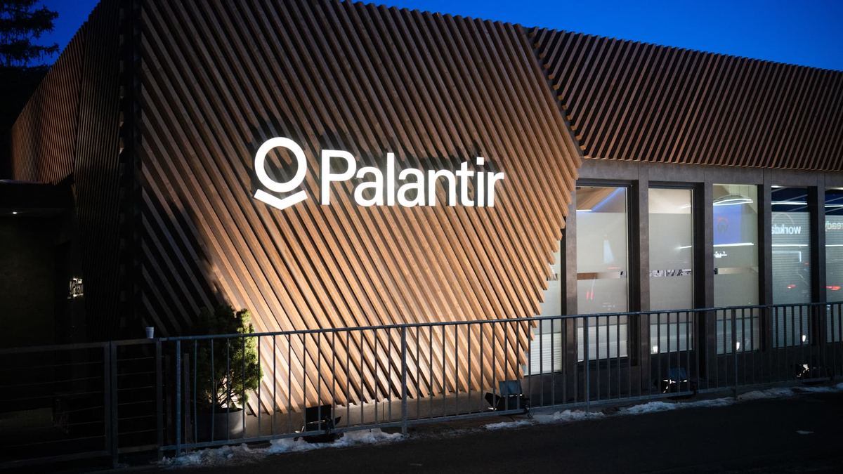 高盛上调Palantir至买入评级，押注主权AI与FDE逻辑