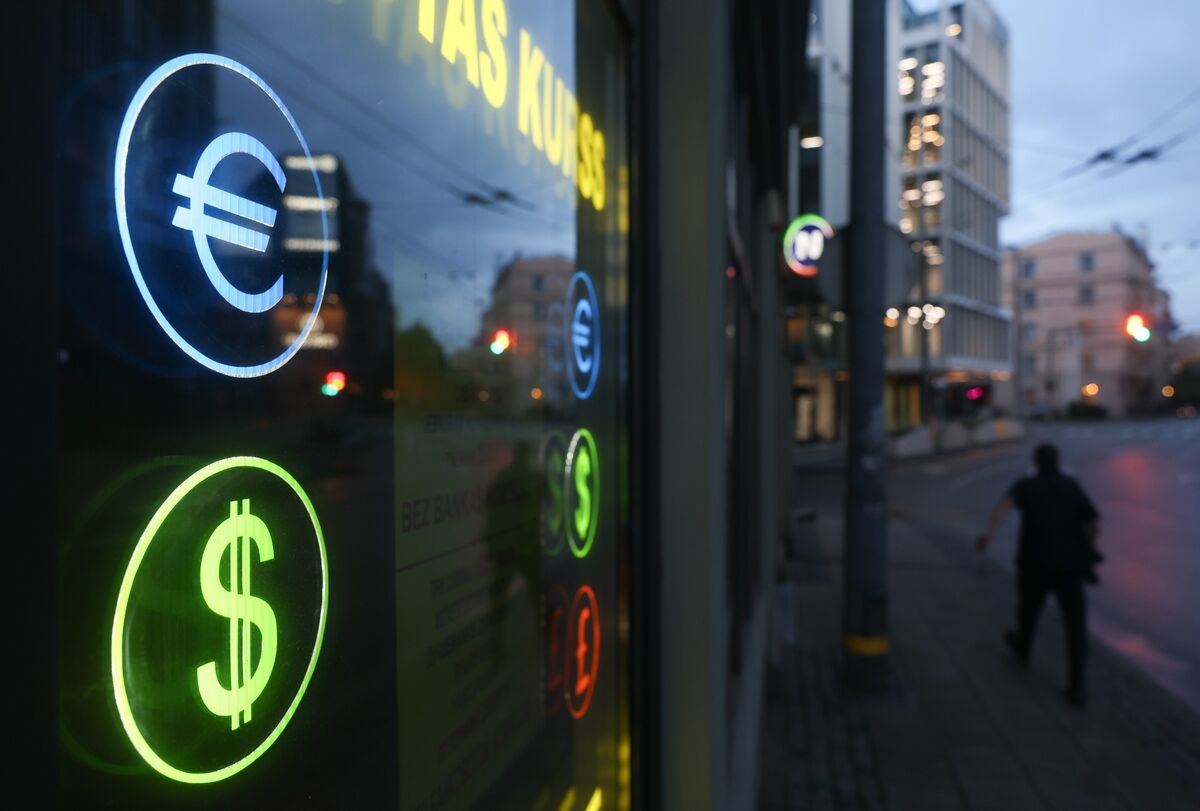 EUR/USD自17个月低点反弹，沃什推动美元走弱