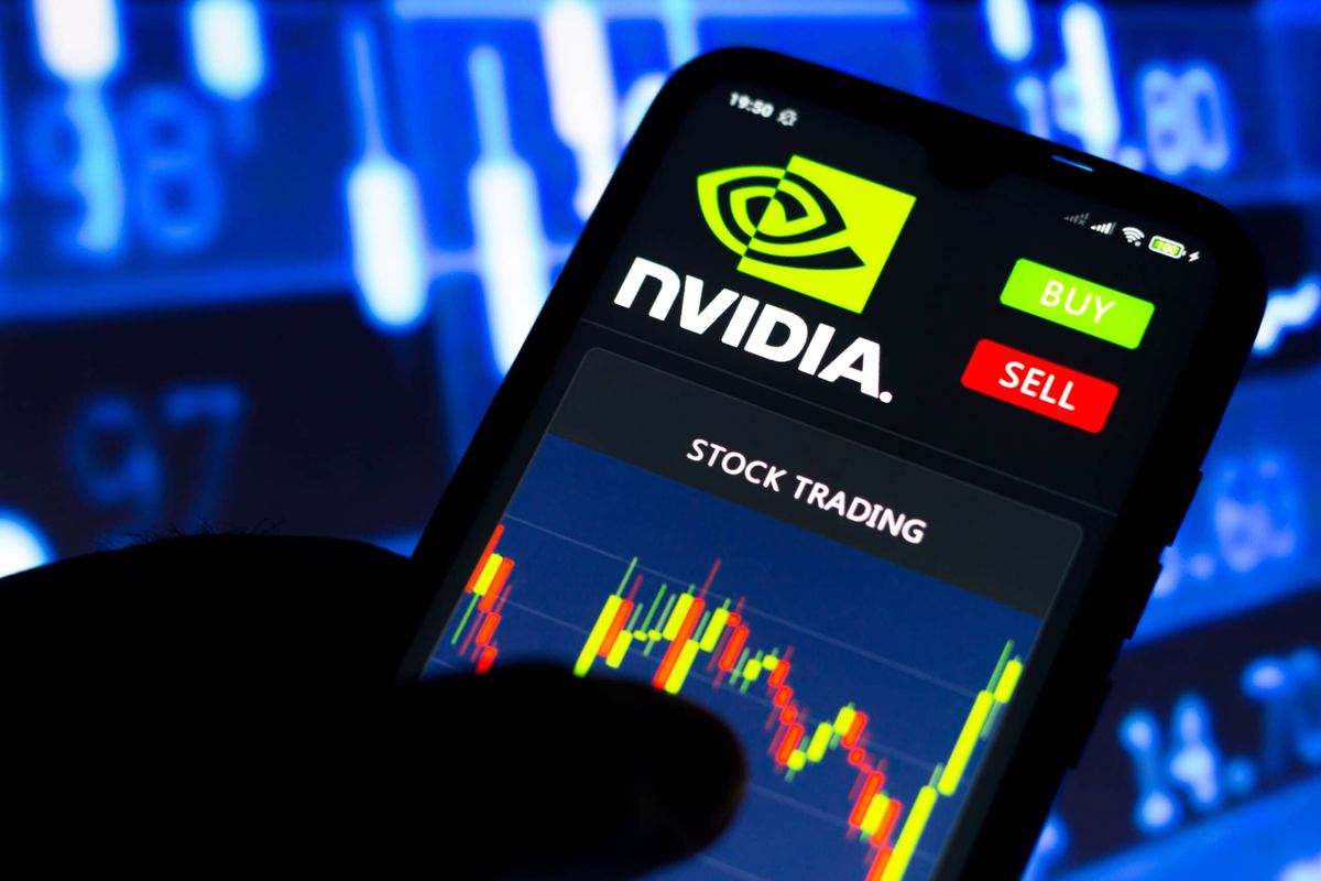 英偉達CEO稱非AI實驗室算力業務約佔營收三分之一，並以每年30%至40%的速度增長
