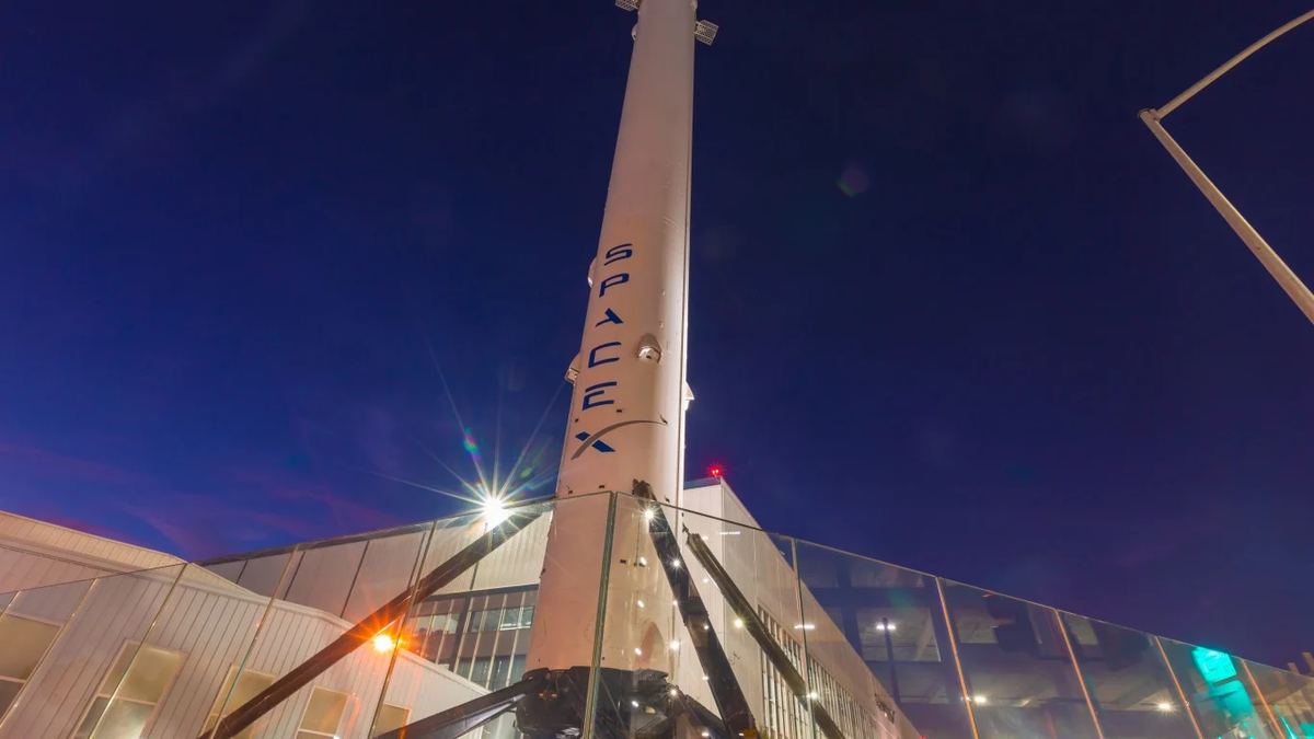 SpaceX赢得美国宇航局9.46亿美元合同延期,金穹锚定国防订单储备