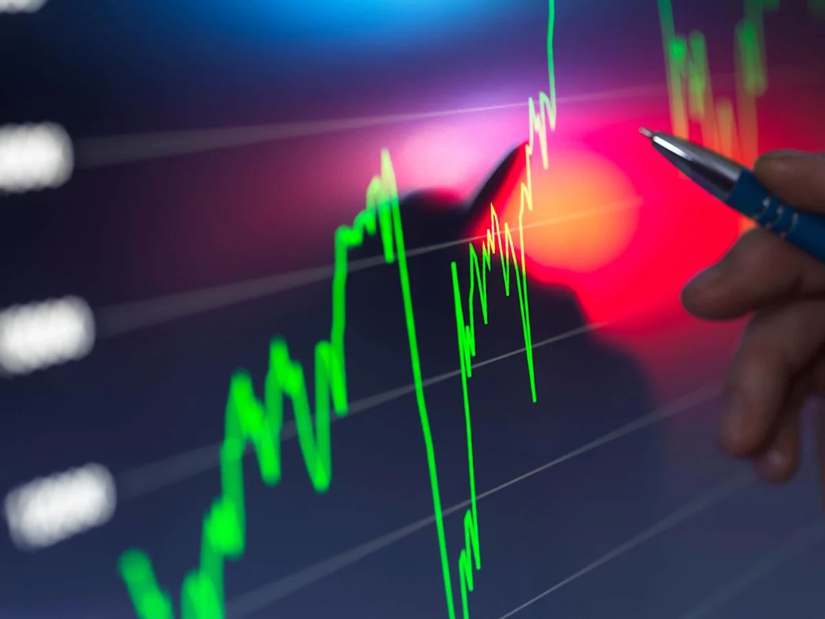 SEC tokenized-stock exemption lifts Robinhood and Bitcoin