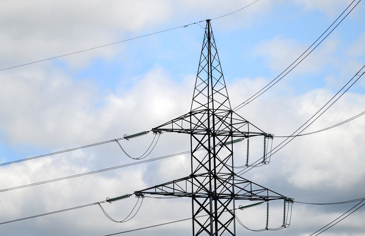 Emera 将以143亿加元全股票交易收购 Canadian Utilities