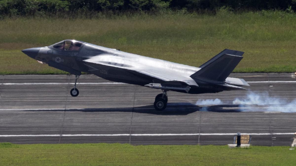 据报道,UPS 运送的 F-35 部件被转运至香港