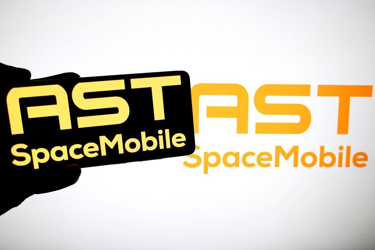 AST SpaceMobile首席財務官Johnson簽署含遣散條款的三年期合同
