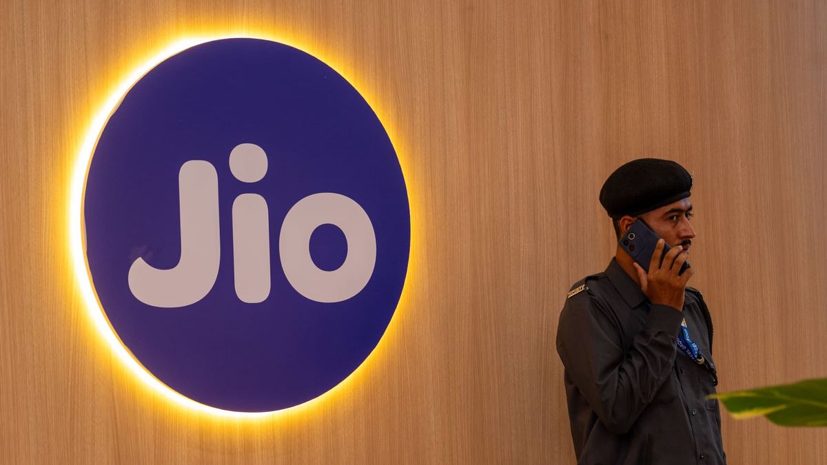 Jio Platforms设定IPO价格区间，估值接近1080亿美元，低于预期