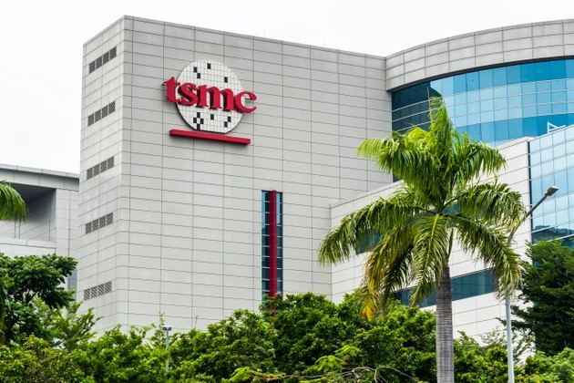 台积电第三季度业绩门槛高，期权定价隐含4%波动