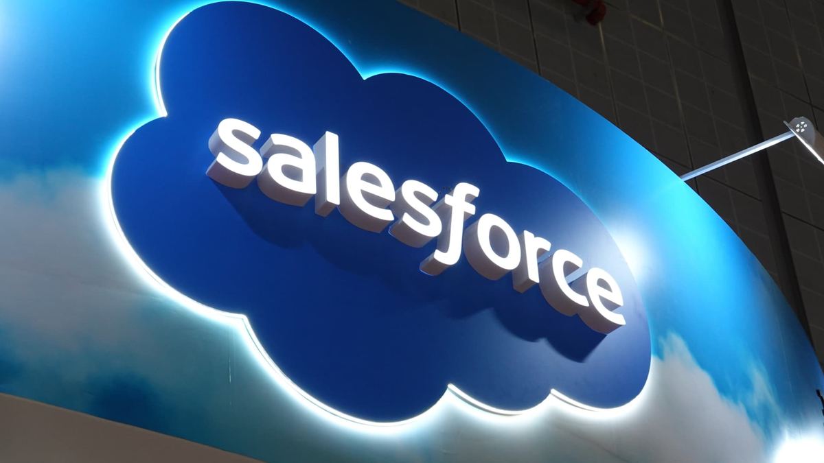Salesforce以57亿美元现金收购Braze,CRM股价下滑
