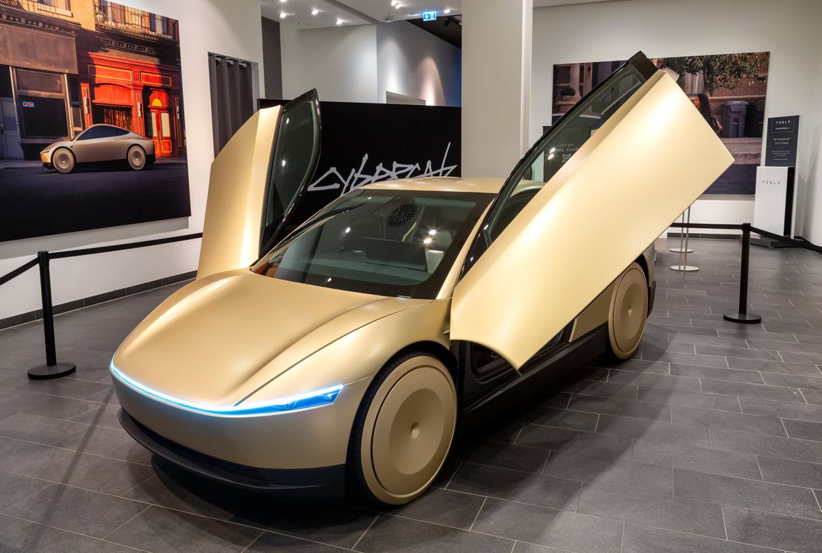 特斯拉Robotaxi推进遇美国国家公路交通安全管理局调查，交付量创纪录