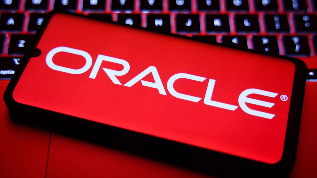 Oracle CDS nears 300 bps as AI credit stress tests its investment-grade rating
