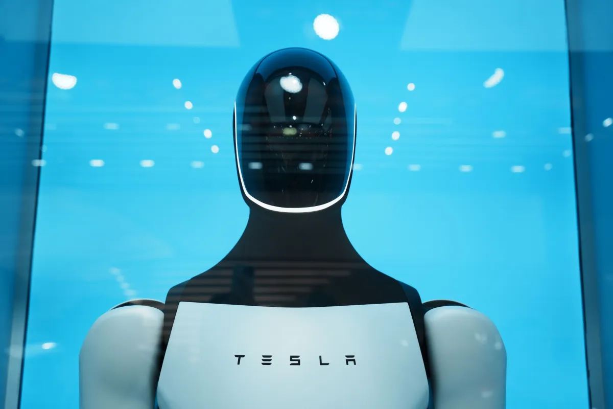 特斯拉将2026年资本支出下限降至200亿美元,第三季度自由现金流依赖未付账款