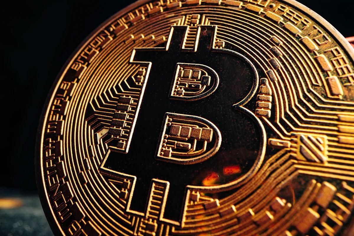 比特币在8.5万美元突破50周均线,引爆牛市争论
